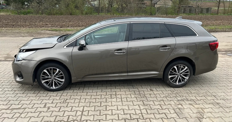 Toyota Avensis cena 21900 przebieg: 218000, rok produkcji 2016 z Chodzież małe 232